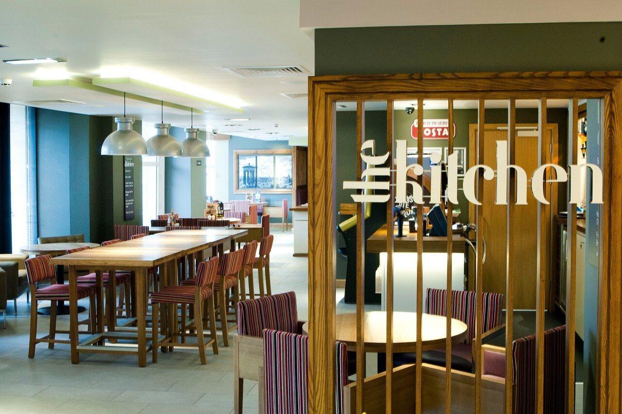 Premier Princes Street Hotel 3*